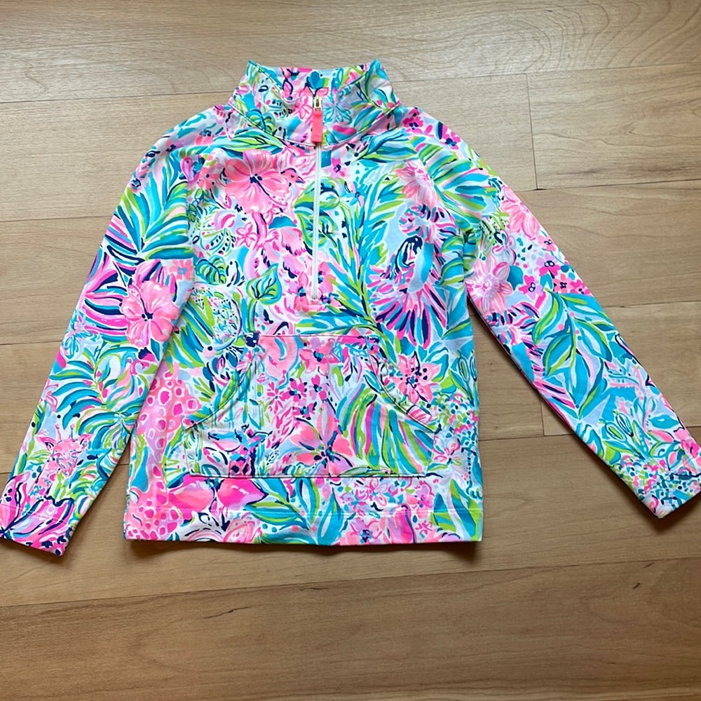 Lilly Pulitzer girl’s half zip sweatshirt. Size medium (6-7).